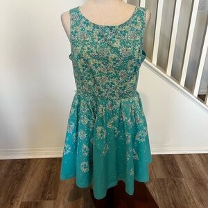 Lauren Conrad pretty Sun dress with back cutout size 14 good condition